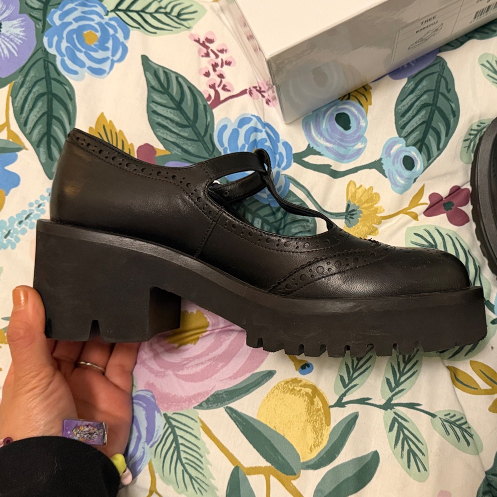 La Canadienne Chunky T-Strap Platform Mary Jane in Black size 9 - Picture 4 of 7